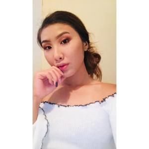 Meet your Posher, Monique